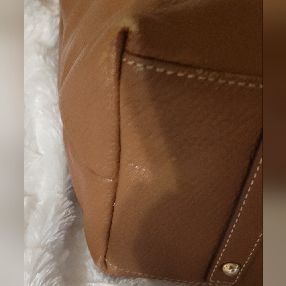 Dooney & Bourke  Large Tan Pebbled Leather Shoulder Bag with Gold Hardware - Picture 7 of 14